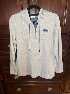 L.L. Bean women’s medium gray rugby sweatshirt hoodie